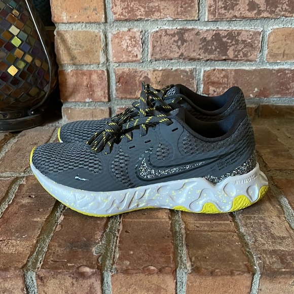 NWOT Nike Renew Ride 2 Gray Sneakers - Picture 4 of 9